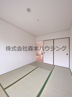 【和室】 | 　西尾ハイツ | 明るい和室です