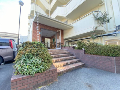 【エントランス】 | 　西尾ハイツ | 清潔なエントランスです