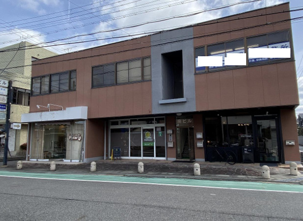 守山市吉身３丁目の店舗一部の外観