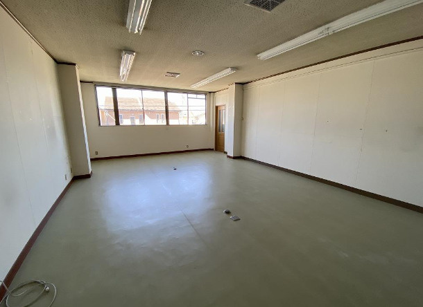 守山市吉身３丁目の店舗一部の内装