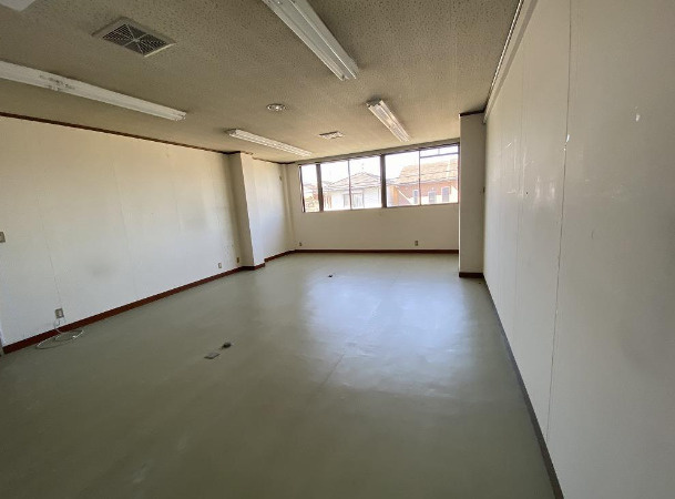 守山市吉身３丁目の店舗一部の内装