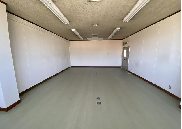 守山市吉身３丁目の店舗一部の内装