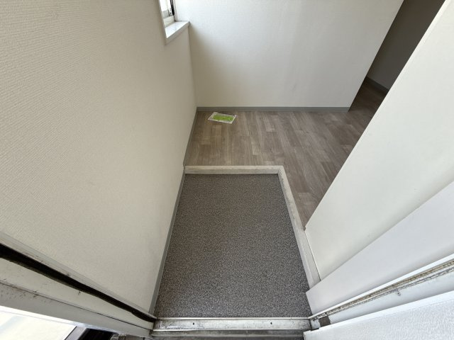 コーポ西宮の玄関