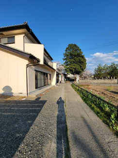 【前面道路含む現地写真】