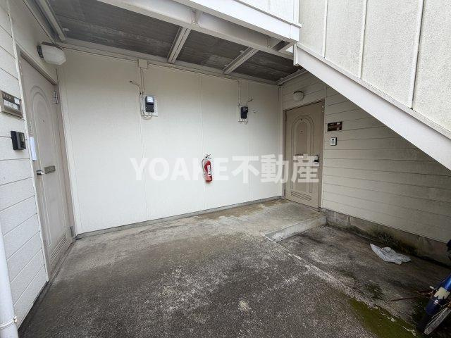 海老名市東柏ケ谷２丁目のアパートのエントランス