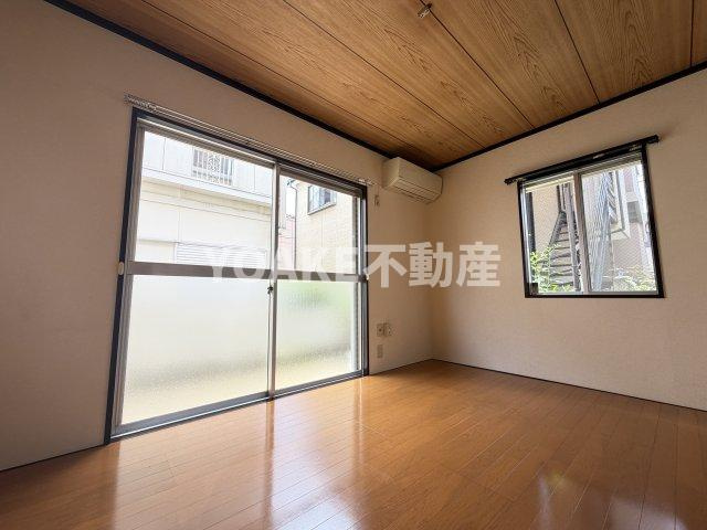 海老名市東柏ケ谷２丁目のアパートの居間・リビング