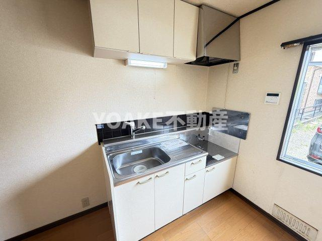 海老名市東柏ケ谷２丁目のアパートのキッチン