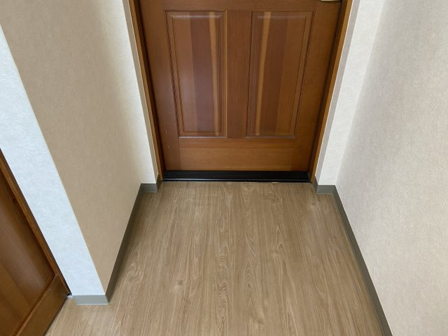 小林ハイツの玄関