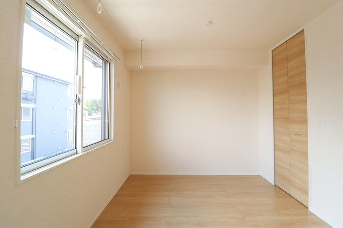 ピースウッド Ⅰの寝室|洋室４．６帖