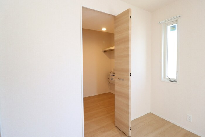 ピースウッド Ⅰの収納|ウォークインクローゼット