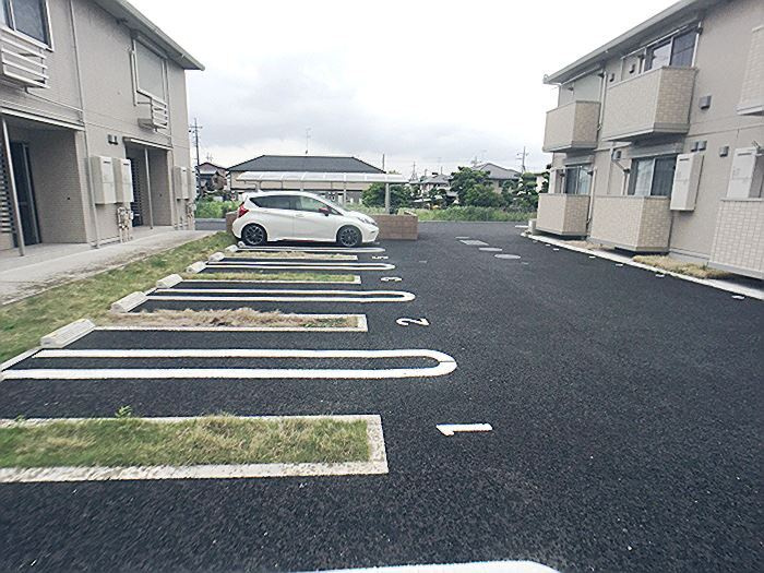 ストラール Ｃの駐車場|駐車場