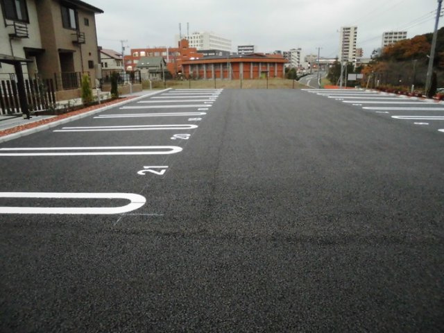 ヴィラージュ Bの駐車場|駐車場