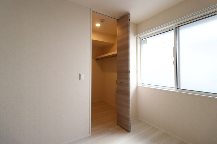 レジデンスおおたかの森の収納|ウォークインクローゼット