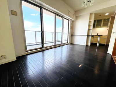 【居間・リビング】 | ハイネスクラウズ春木駅前 中古マンション