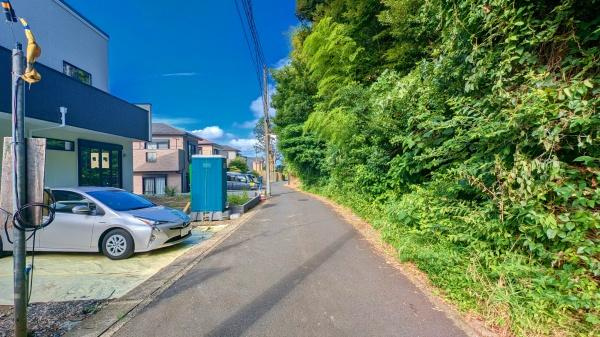 横浜市磯子区洋光台６丁目の新築一戸建の前面道路含む現地写真|落ち着いた街並みになります。
是非一度、現地へお越しください。 
ご自宅までの送迎もいたします
