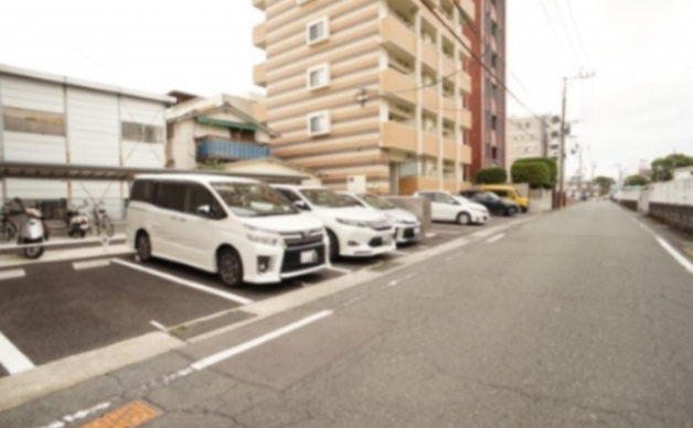 熊本市中央区水前寺５丁目の賃貸マンションの駐車場