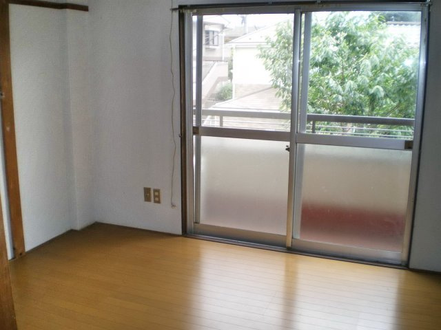 内装は落ち着いています