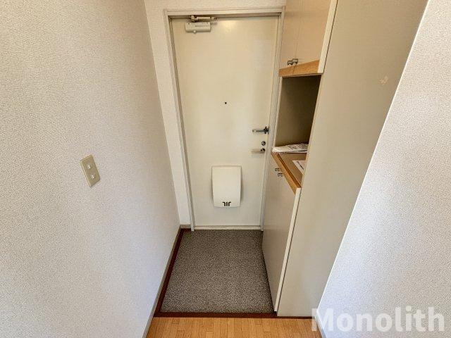 坂の久保ハイツD棟の玄関
