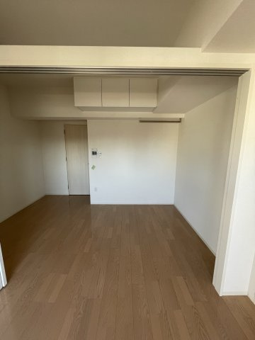 セレニテ江坂ルフレの居間・リビング