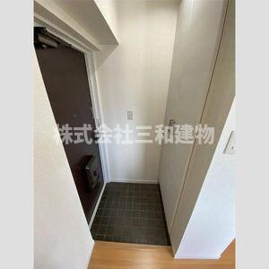 グランドール赤塚の玄関