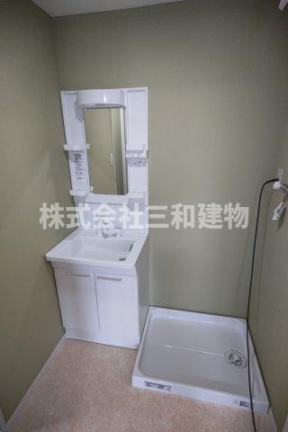 グランドール赤塚の洗面所|前回大規模にリノベーションしている最中の参考写真です。