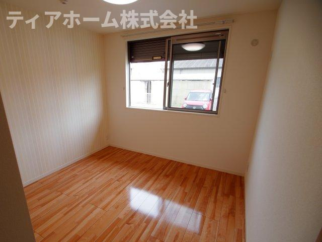 リヴェルの洋室|落ち着いた色調の洋室です