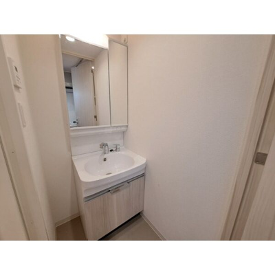 【独立洗面台】 | スプランディッド新大阪WEST