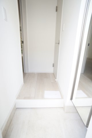 arbre fuille(アルブルフィーユ)の玄関