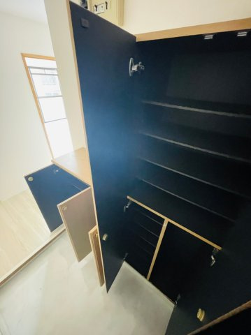 仲介手数料0！！リバーサイド京命の収納