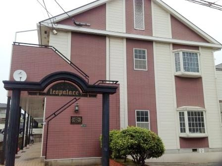 レオパレス本城東四番館の外観