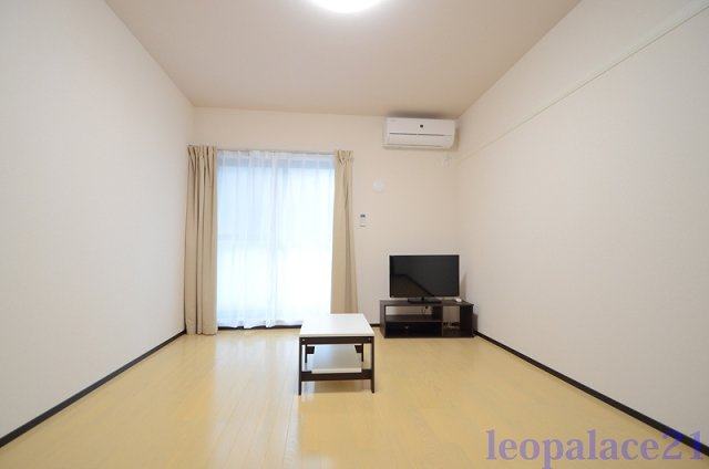 クレイノクレセントの居間・リビング|設備仕様は号室により異なる為、現況を優先致します。