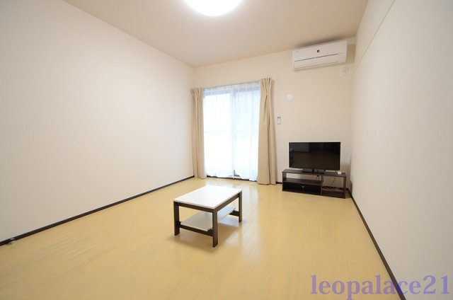 クレイノクレセントの居間・リビング|設備仕様は号室により異なる為、現況を優先致します。