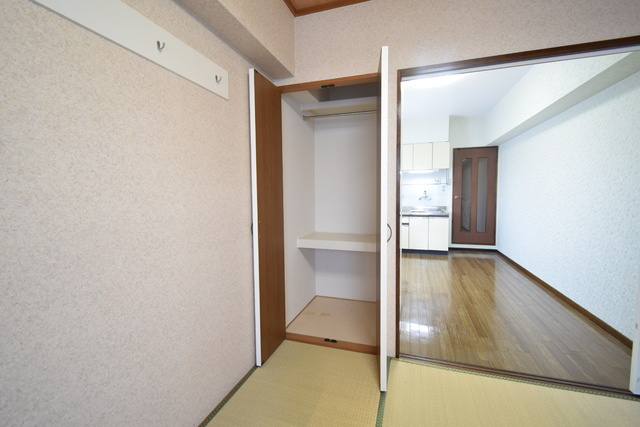 ホワイトシャトー小林の居間・リビング