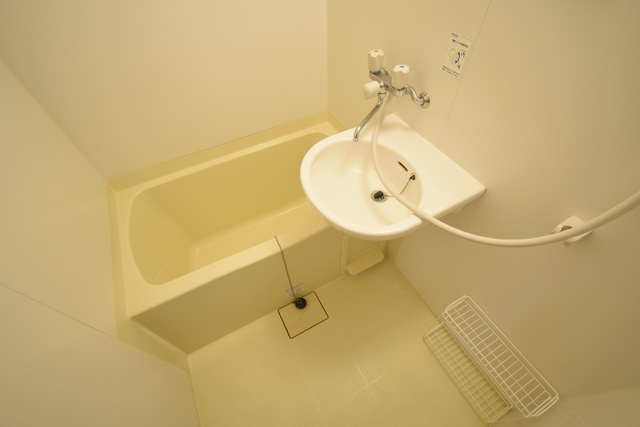 ホワイトシャトー小林の浴室