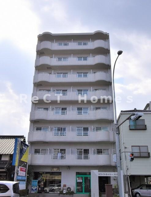 ホワイトシャトー小林の外観