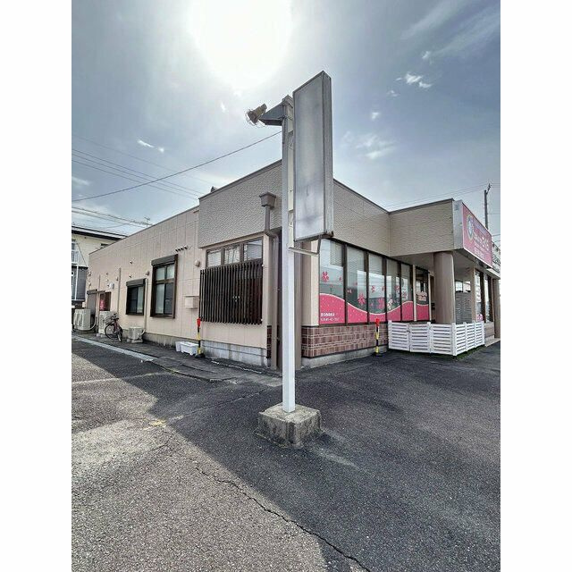 西岡町保ケ山貸店舗