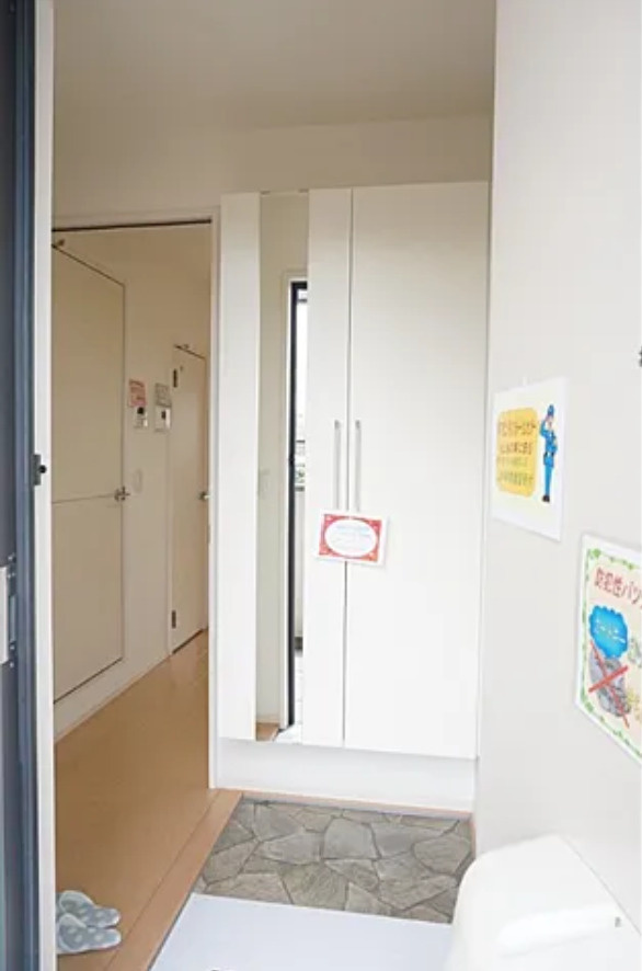 ミウ・ヴィエントの玄関