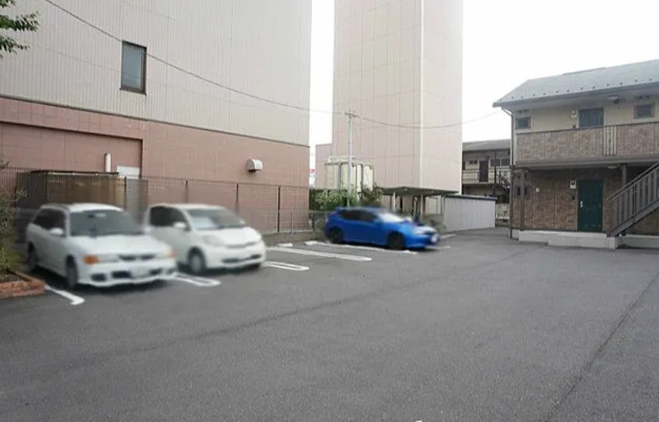 ミウ・ヴィエントの駐車場