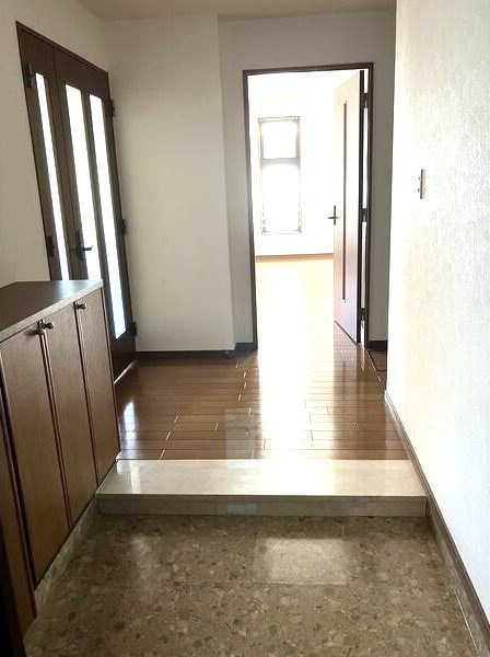 ニュークレスの玄関