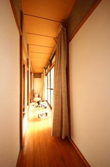 【内装】 | 西茂呂中古住宅 | 〇広縁〇
広い庭からの陽射しが入る、あたたかな広縁です/2024.12.6撮影