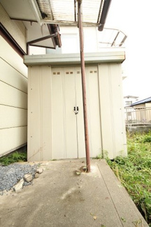 【収納】 | 西茂呂中古住宅 | ○外部物置〇
外部の物置でございます！収納に便利でございます！/2024.7.15撮影。