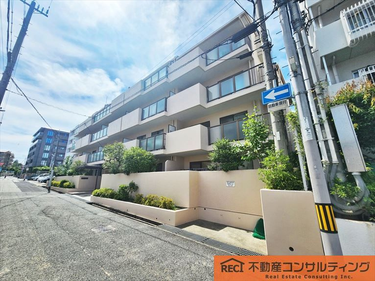 西岡本ハウスの外観