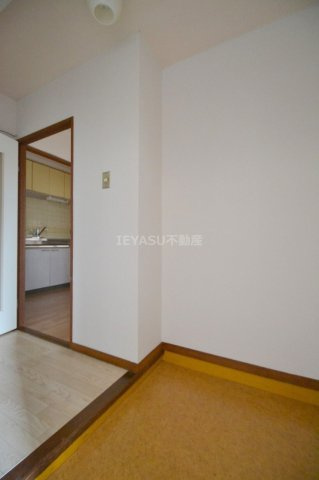 広島市西区草津東１丁目の賃貸マンションの玄関