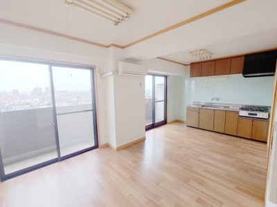 【居間・リビング】 | サングリートハイツ