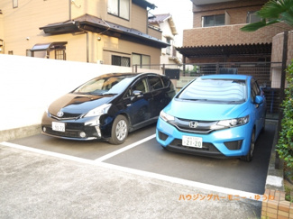 【その他共用部分】 | 駐車場も完備。
