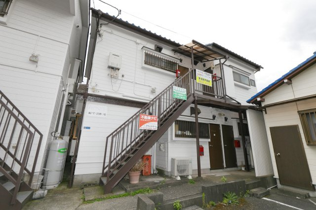 ハイツマコトAの外観