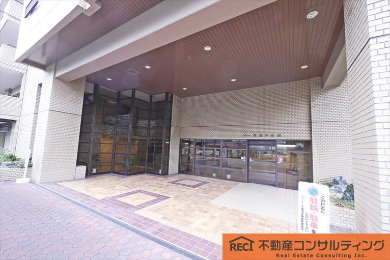 ファミール東灘壱番館のエントランス