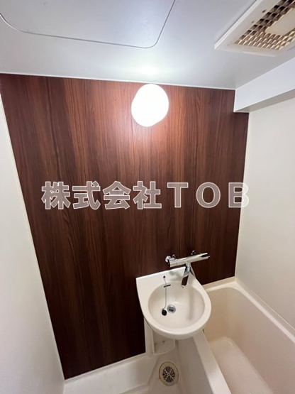 【洗面所】 | ルーブル上北沢 | 同間取り反転タイプの写真です
