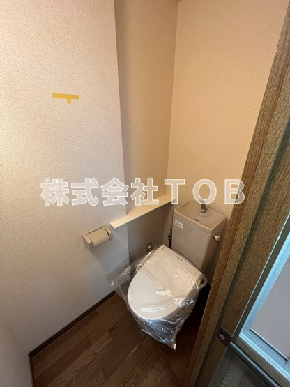 【トイレ】 | ルーブル上北沢 | 同間取り反転タイプの写真です