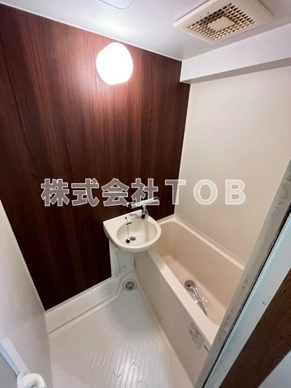 【浴室】 | ルーブル上北沢 | 同間取り反転タイプの写真です